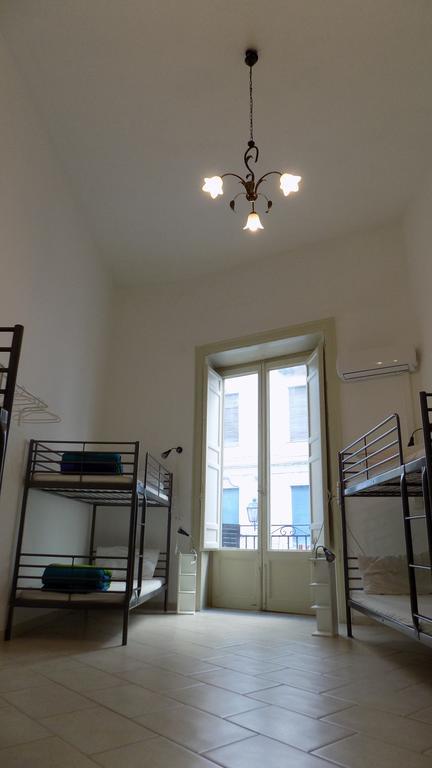 Vespa B&B Palermo Esterno foto