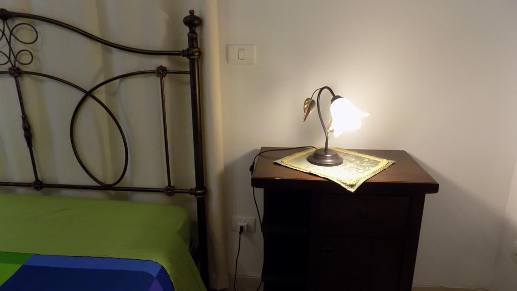 Vespa B&B Palermo Esterno foto